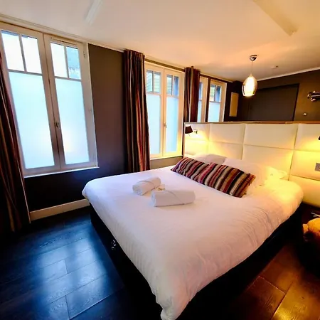 Centre - Welcome To *