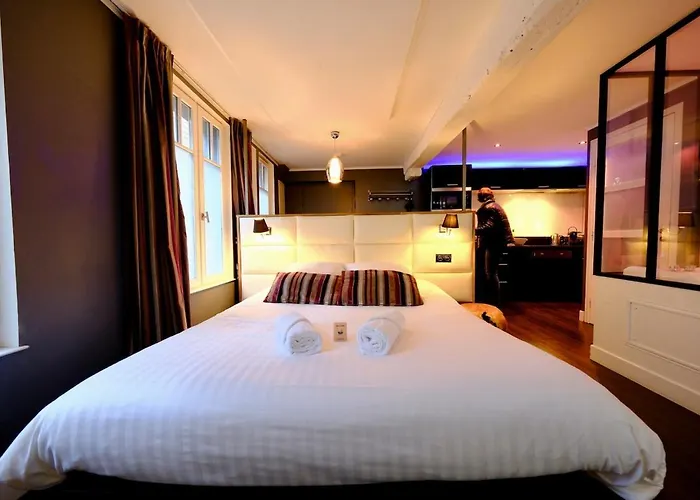 Apartment Centre - Welcome To *