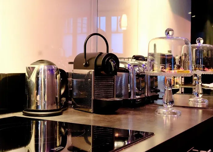 Apartment Centre - Welcome To *